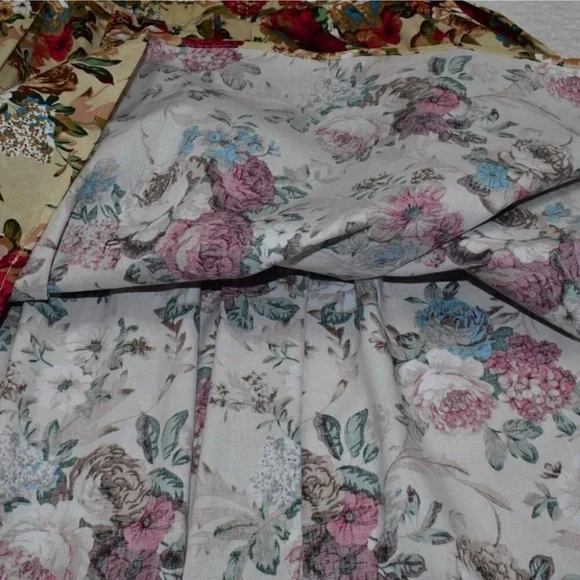 Taydey A Line Pleated Floral Skirt Size L - Picture 7 of 9